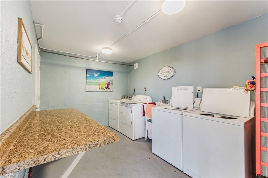 SEVEN LAKES - Residential