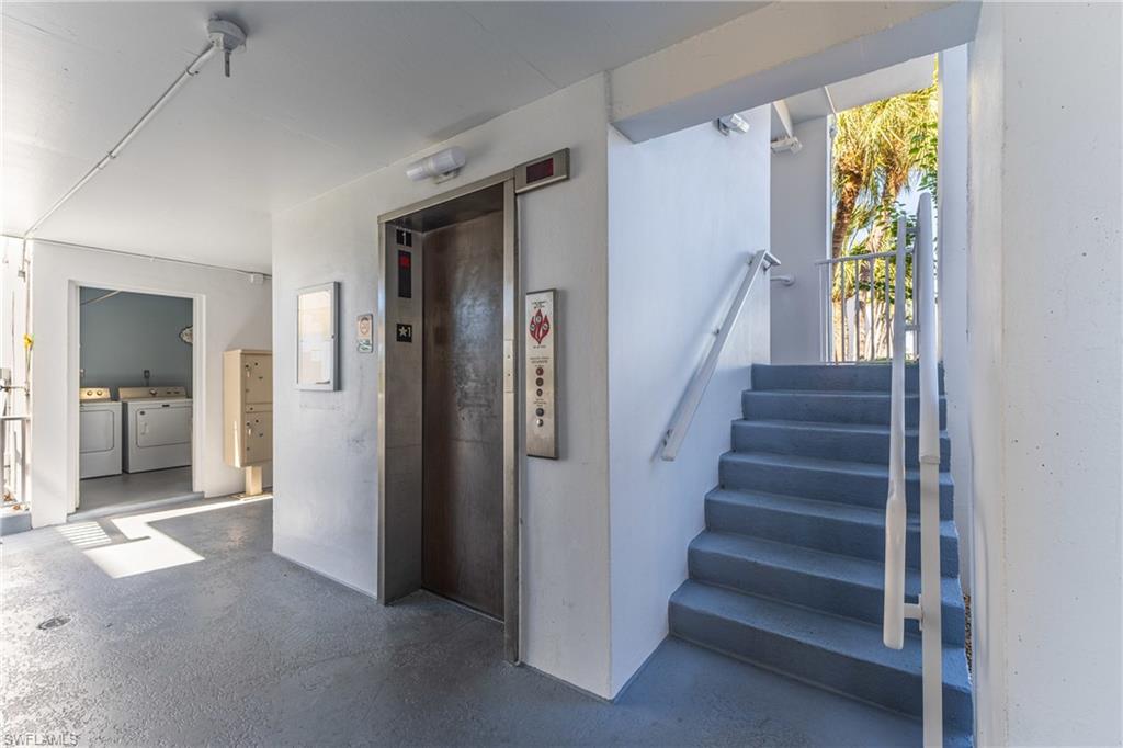 SEVEN LAKES - Residential