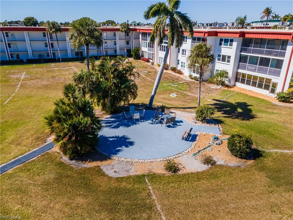 SEVEN LAKES - Residential