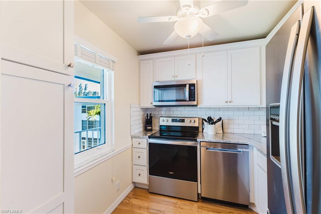 SEVEN LAKES - Residential