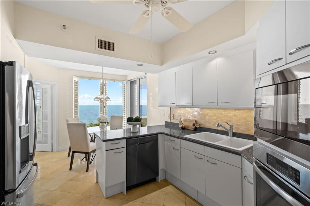 CONTESSA AT BAY COLONY - Residential