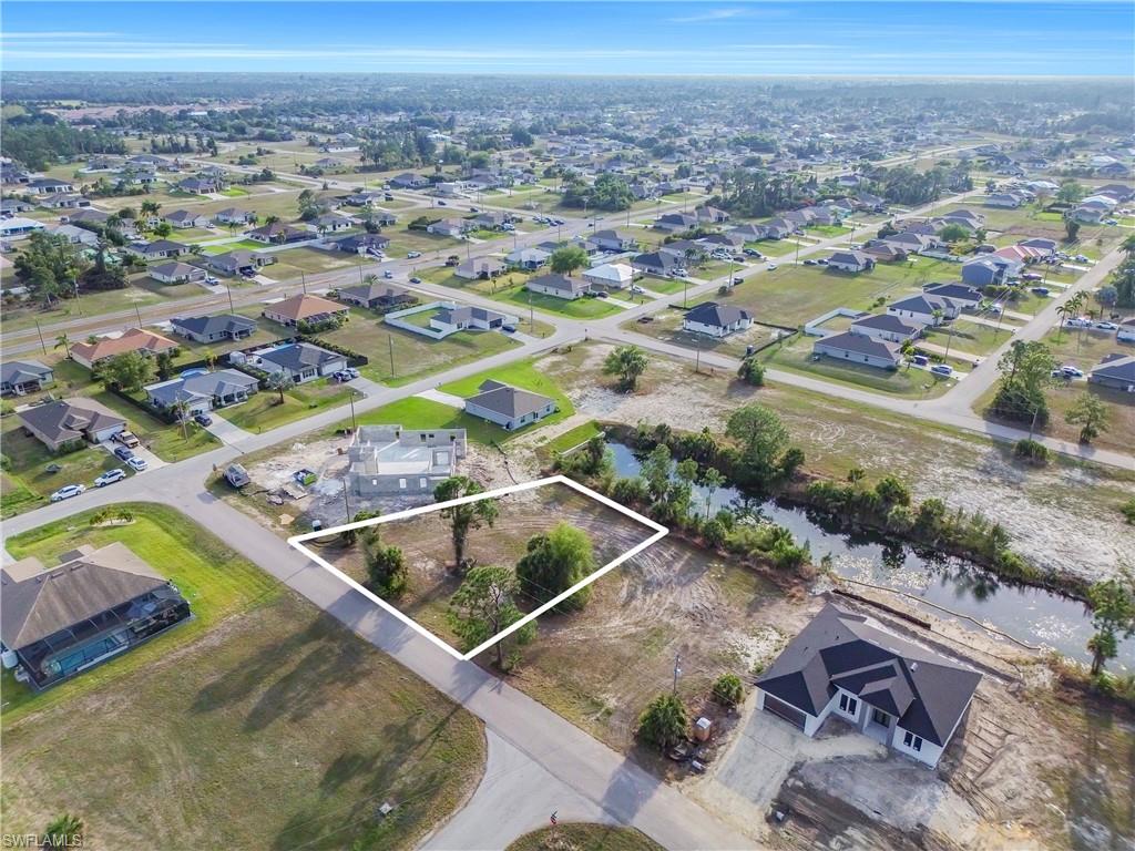 CAPE CORAL - Land