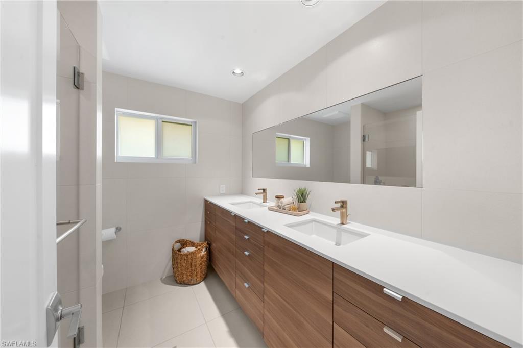 PARK SHORE - Residential