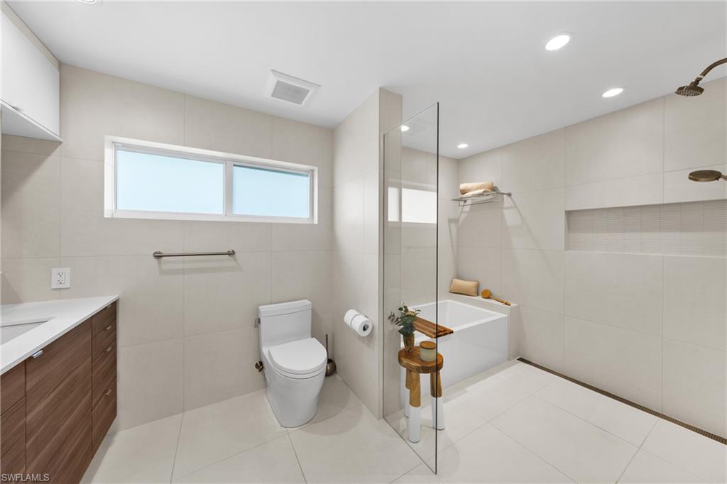 PARK SHORE - Residential