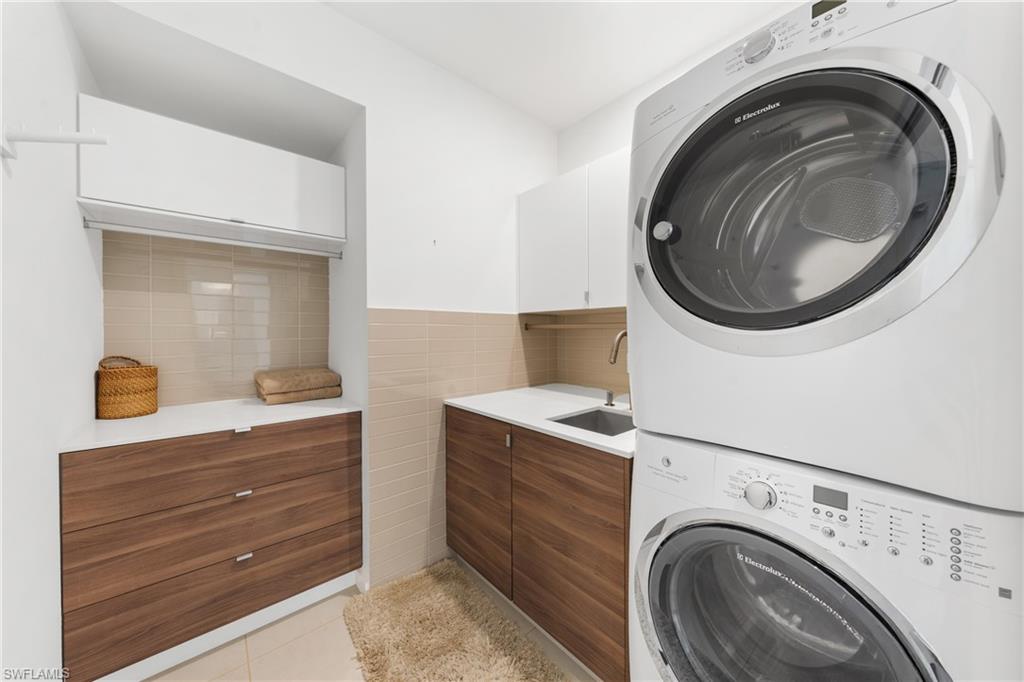 PARK SHORE - Residential