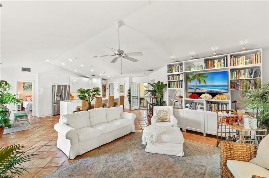 213 Daniel DR