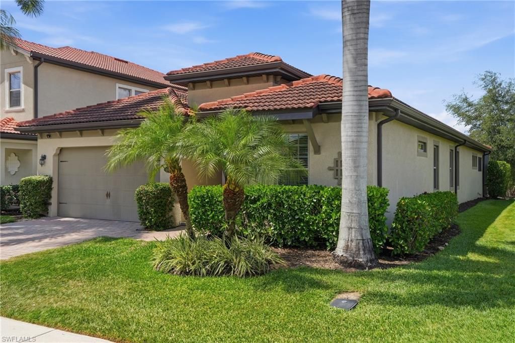 Photo of 16329 Aberdeen WAY, NAPLES, FL 34110 (MLS # 226016689)