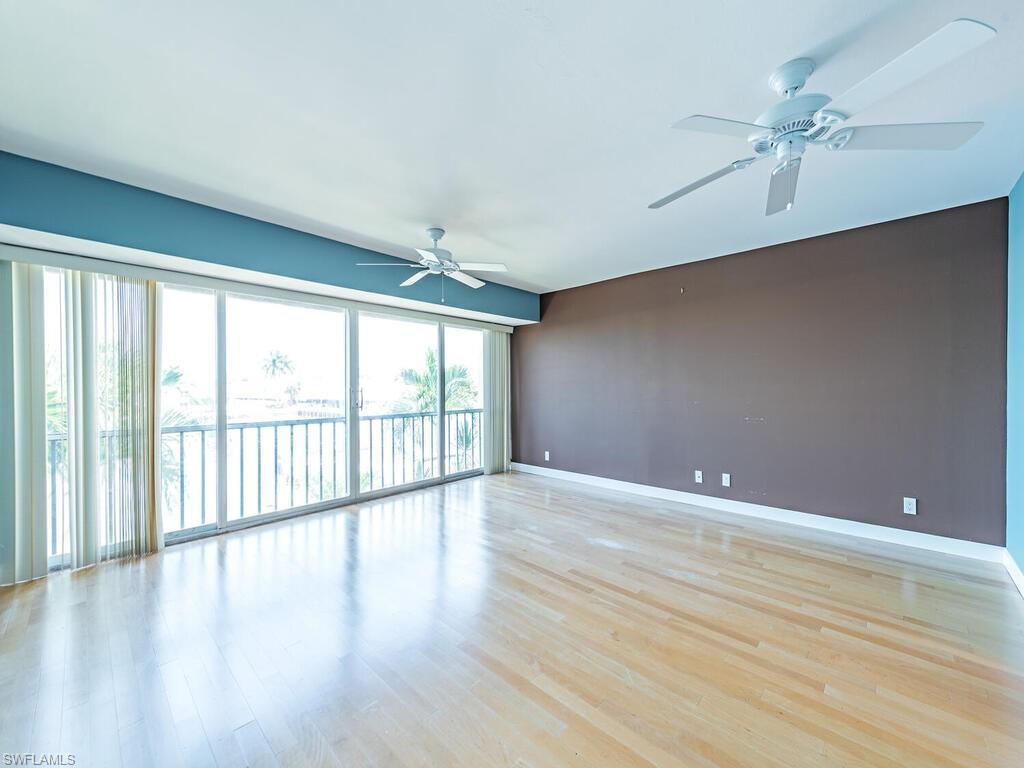 NAPLES BAY CLUB - Residential