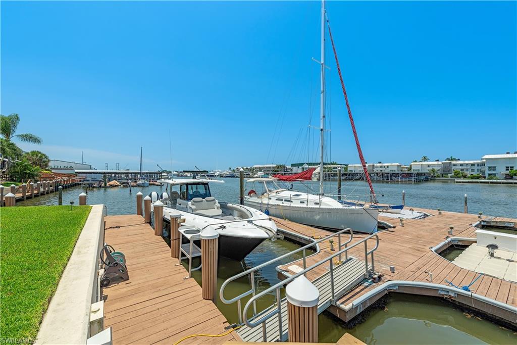 NAPLES BAY CLUB - Residential