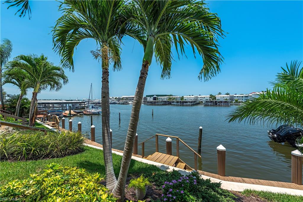 NAPLES BAY CLUB - Residential