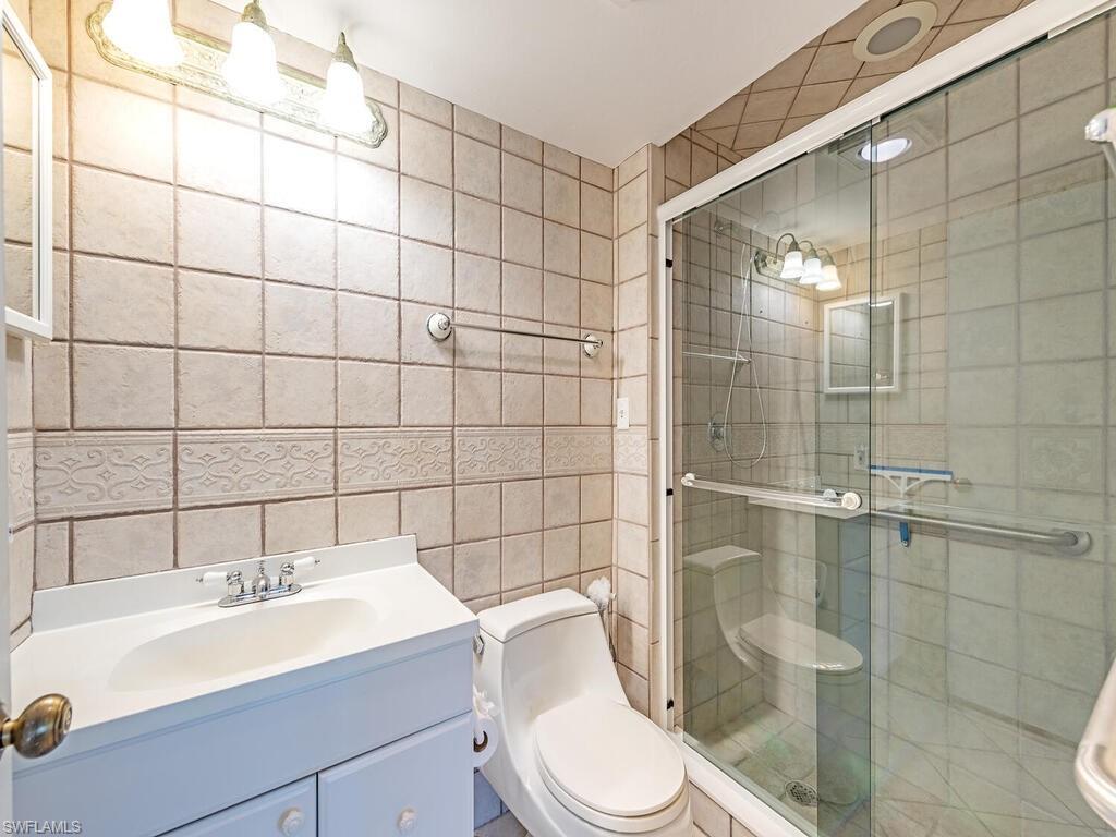 NAPLES BAY CLUB - Residential