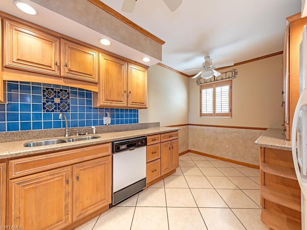 NAPLES BAY CLUB - Residential