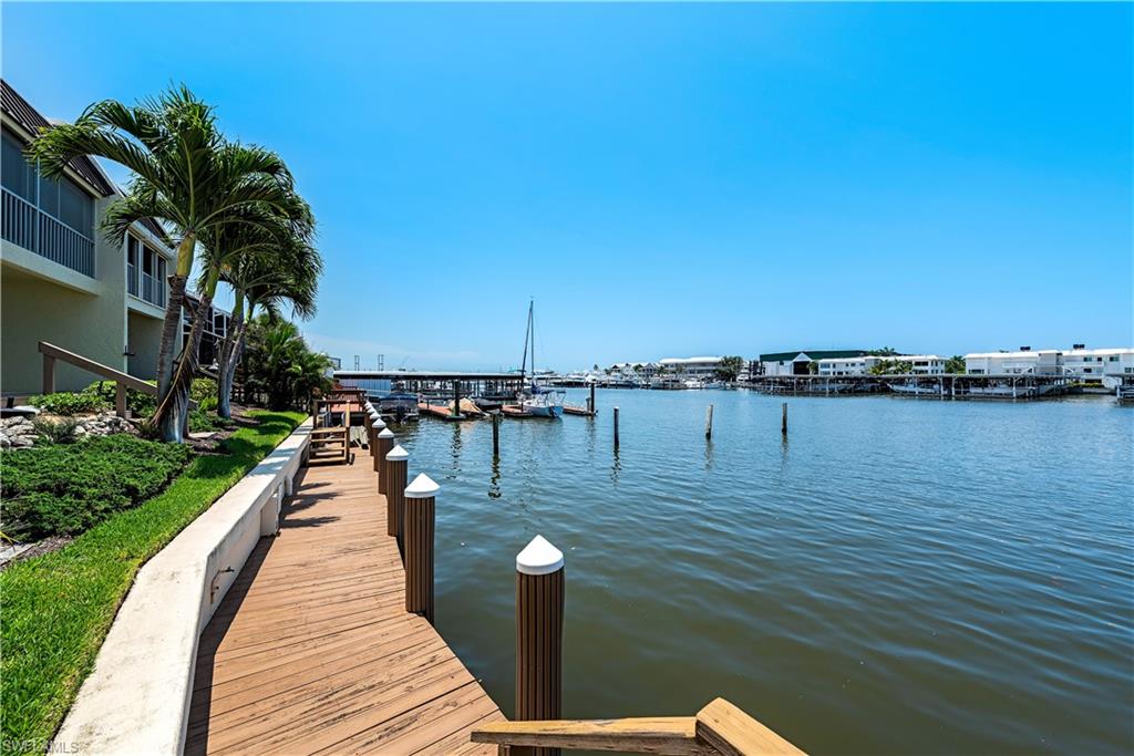 NAPLES BAY CLUB - Residential