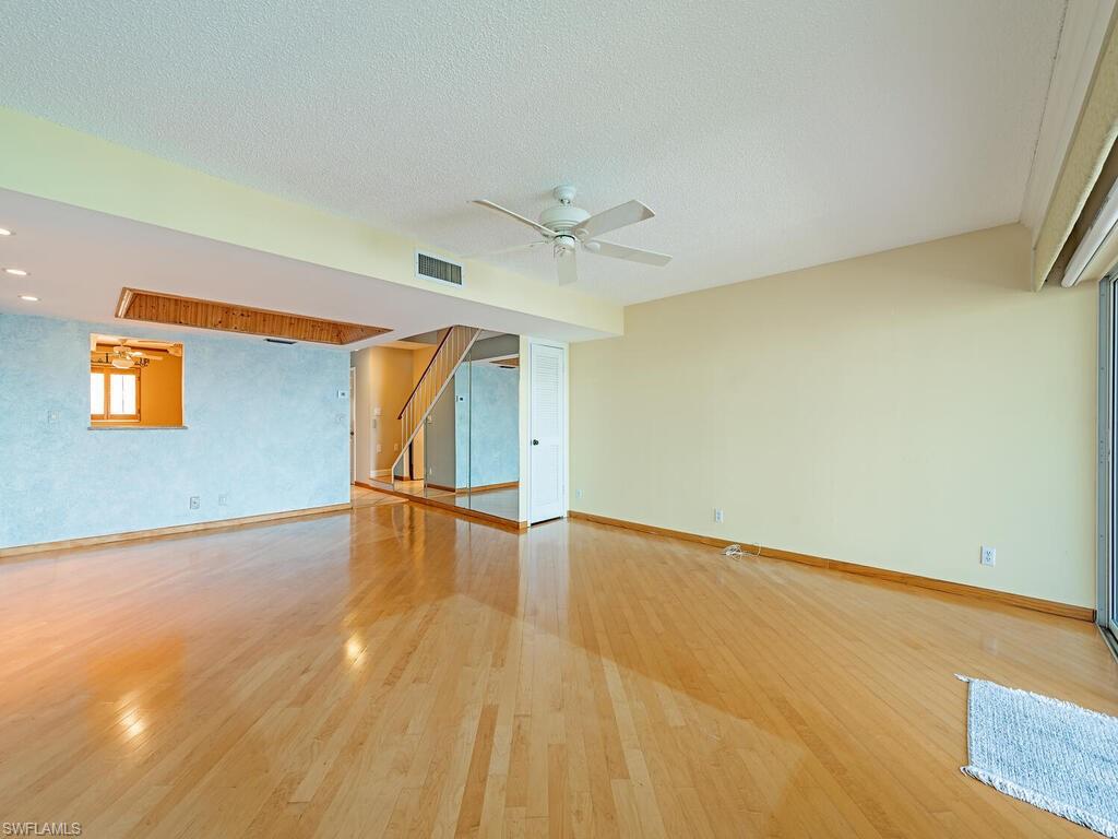 NAPLES BAY CLUB - Residential