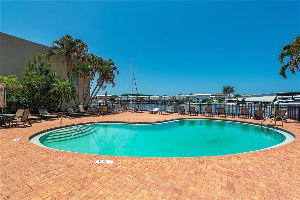 NAPLES BAY CLUB - Residential