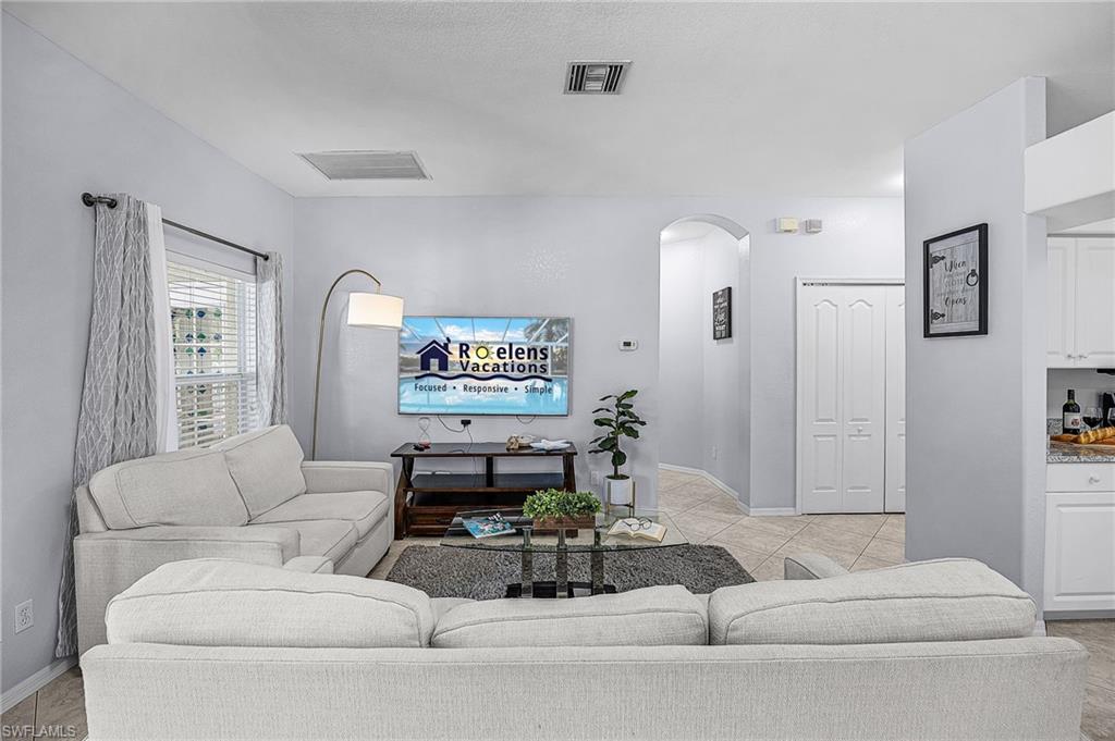 CAPE CORAL - Residential Lease