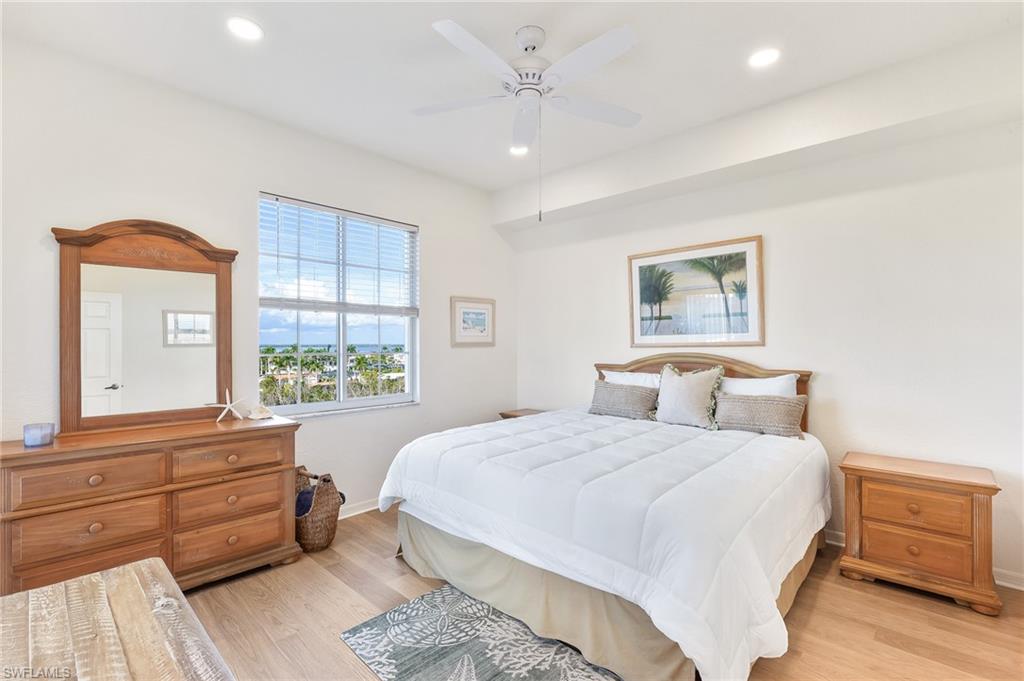 CAPTAINS BAY SOUTH - Residential