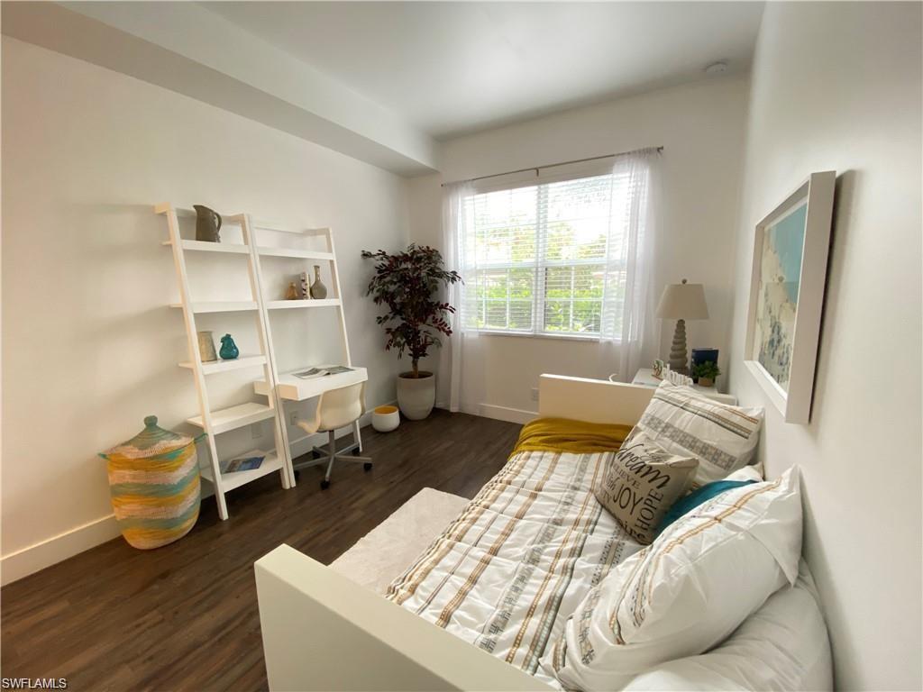 ROYAL POINTE - Residential