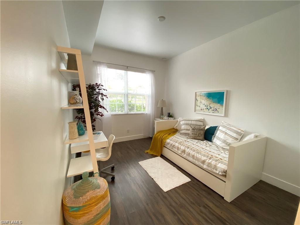 ROYAL POINTE - Residential