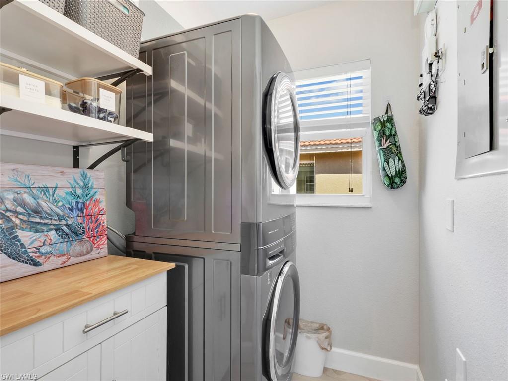 HUNTINGTON LAKES - Residential