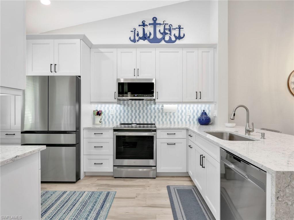 HUNTINGTON LAKES - Residential