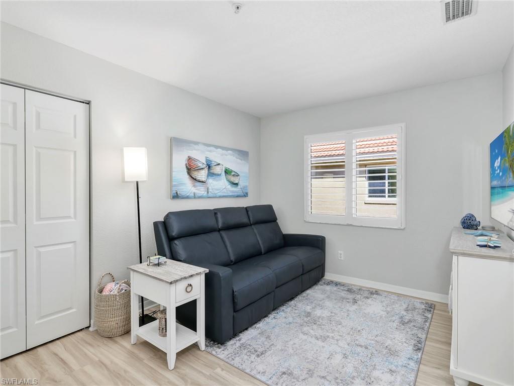 HUNTINGTON LAKES - Residential