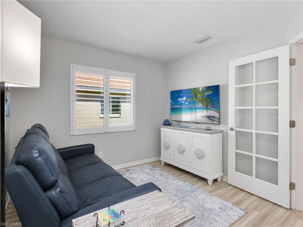 HUNTINGTON LAKES - Residential