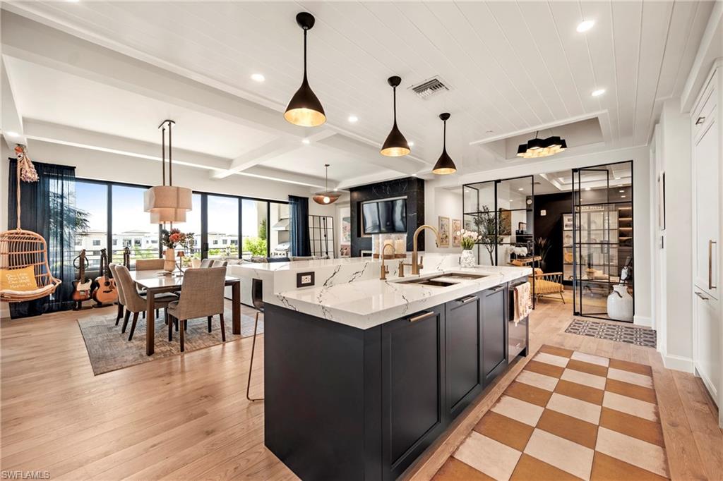 ELEVEN ELEVEN CENTRAL - Residential