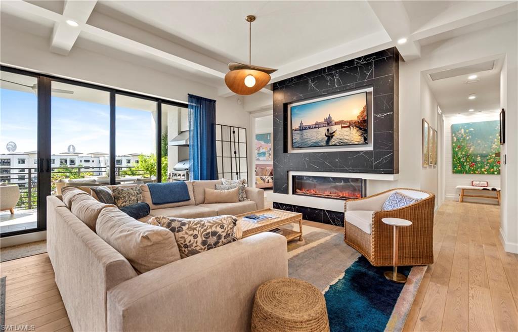 ELEVEN ELEVEN CENTRAL - Residential