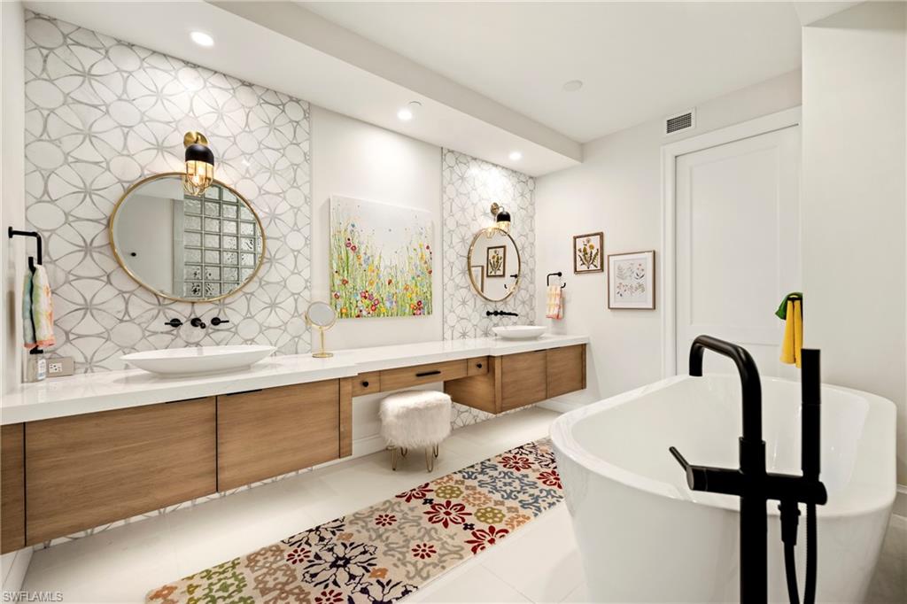 ELEVEN ELEVEN CENTRAL - Residential