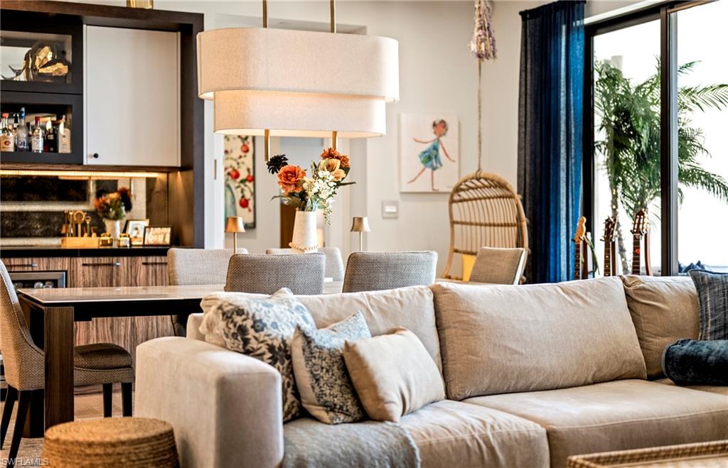 ELEVEN ELEVEN CENTRAL - Residential