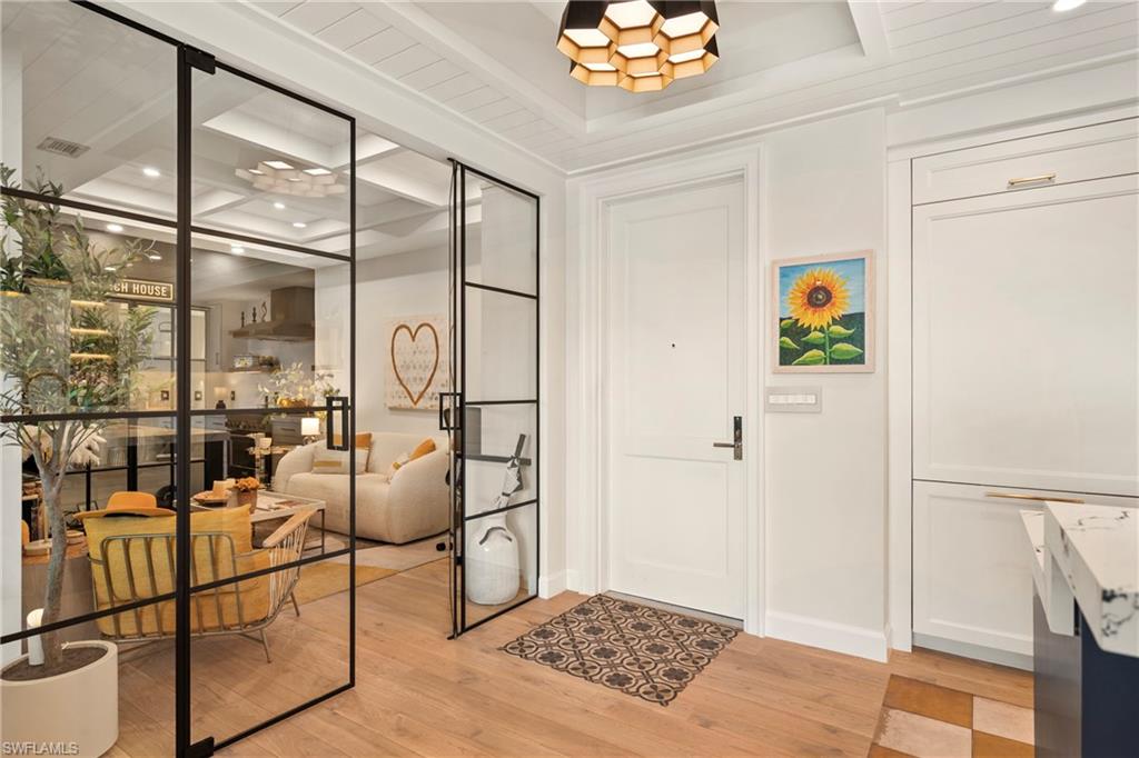 ELEVEN ELEVEN CENTRAL - Residential