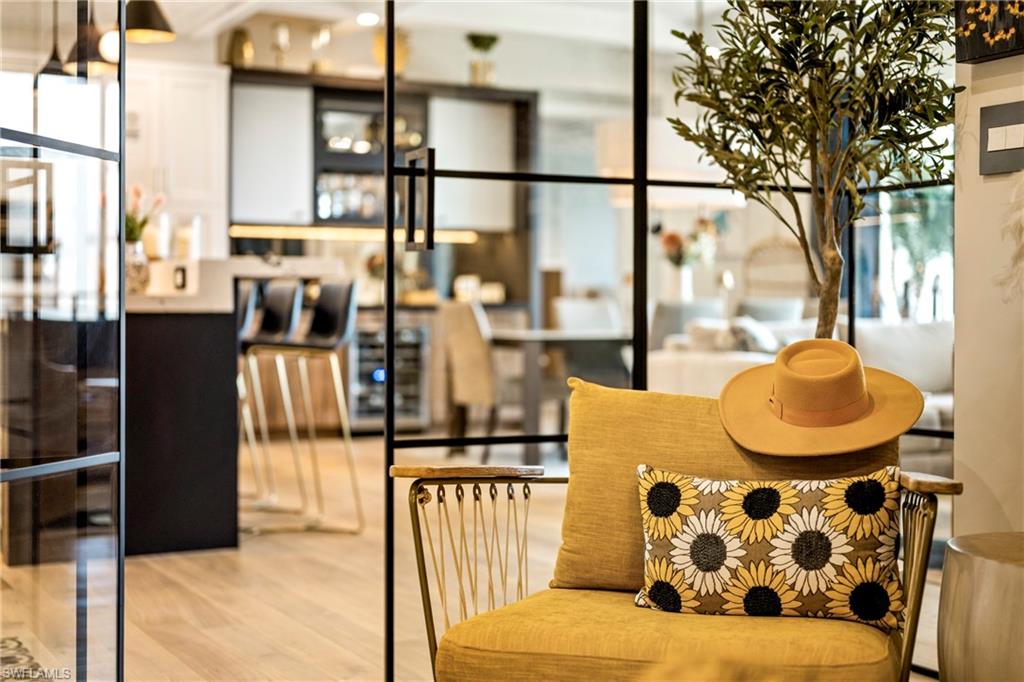 ELEVEN ELEVEN CENTRAL - Residential