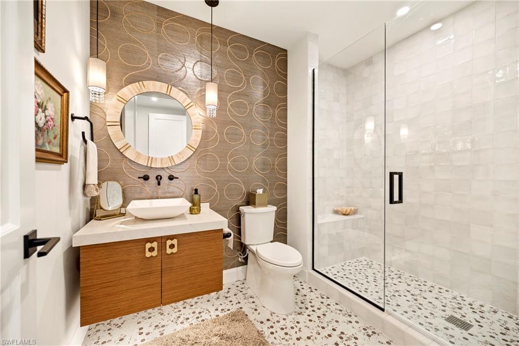 ELEVEN ELEVEN CENTRAL - Residential