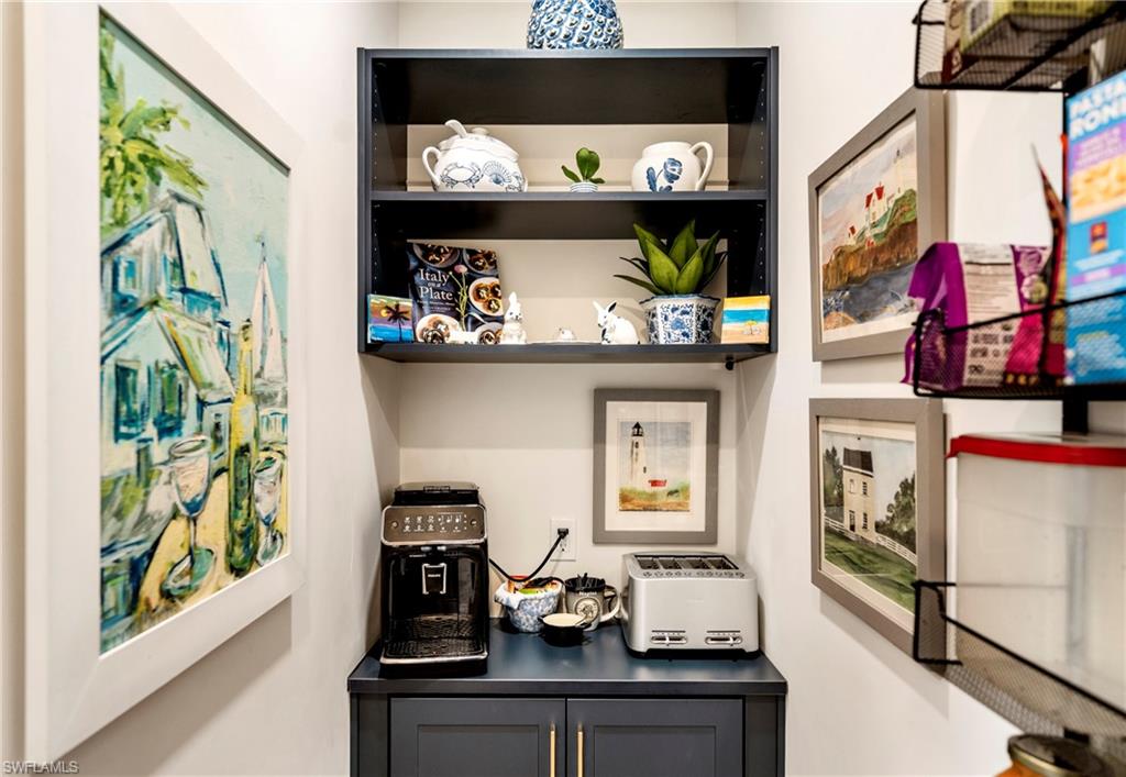 ELEVEN ELEVEN CENTRAL - Residential