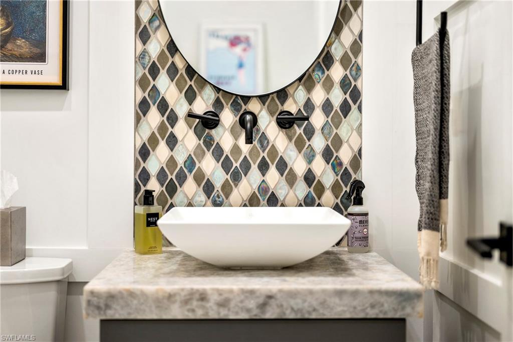 ELEVEN ELEVEN CENTRAL - Residential