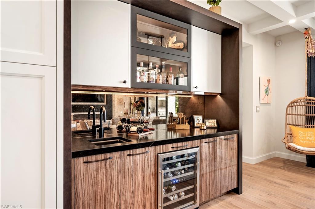 ELEVEN ELEVEN CENTRAL - Residential