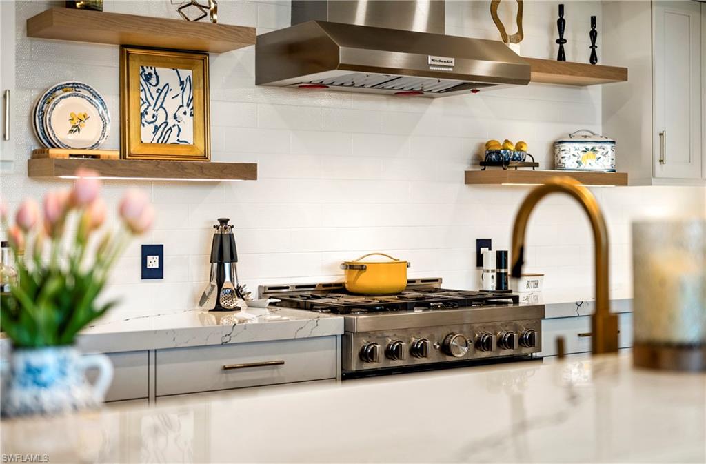 ELEVEN ELEVEN CENTRAL - Residential