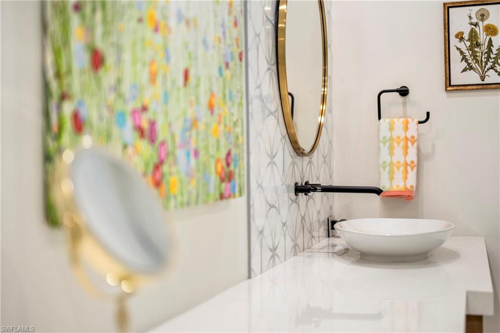 ELEVEN ELEVEN CENTRAL - Residential