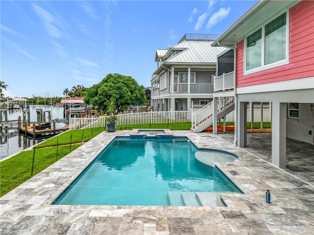 SIESTA ISLES - Residential