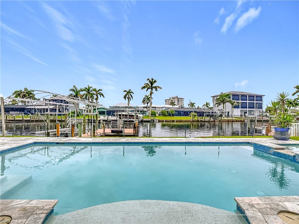 SIESTA ISLES - Residential