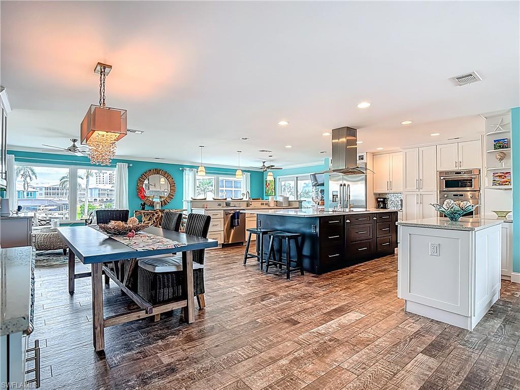 SIESTA ISLES - Residential