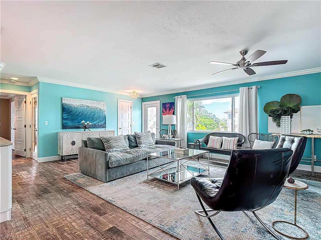 SIESTA ISLES - Residential