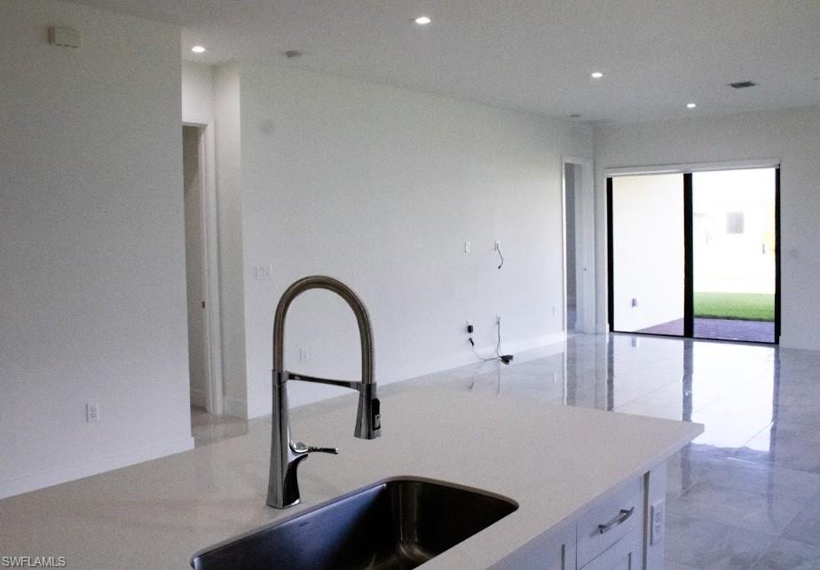 MAPLE RIDGE - Residential