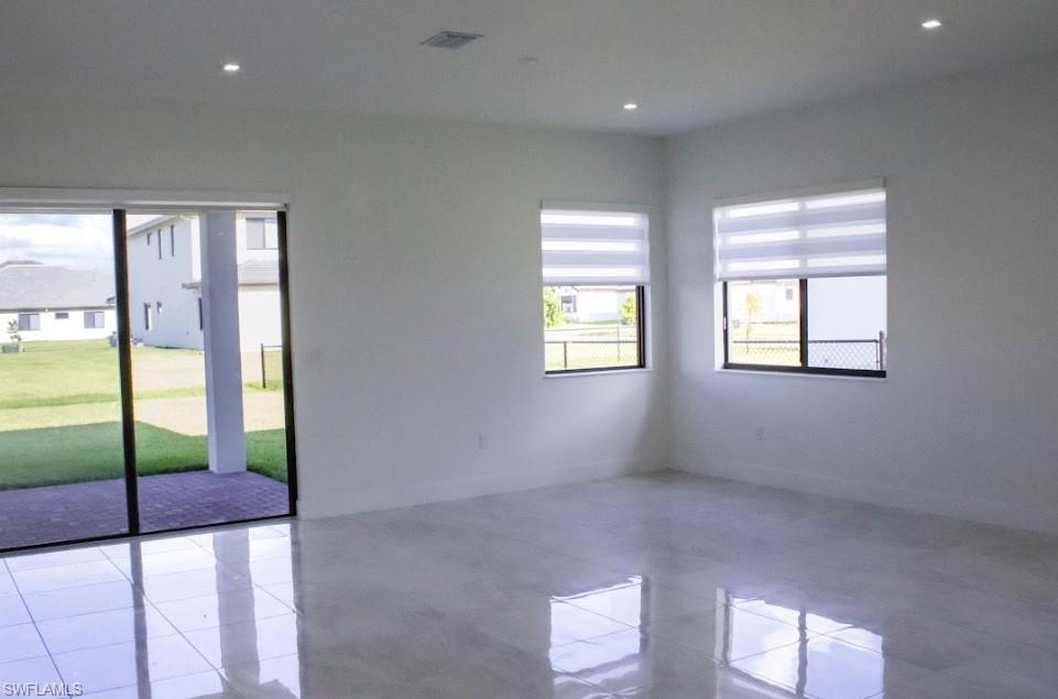 MAPLE RIDGE - Residential