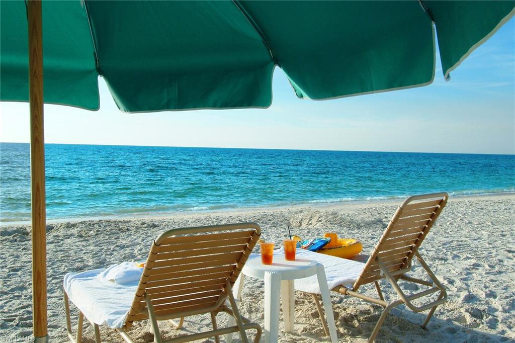 BAY COLONY SHORES - Residential