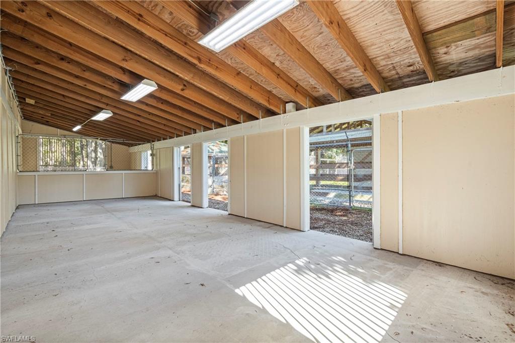 COLLIER WOODS - Residential