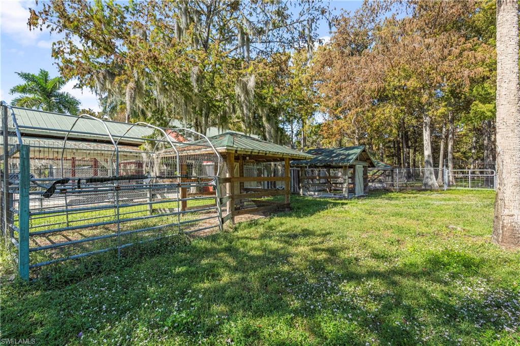 COLLIER WOODS - Residential