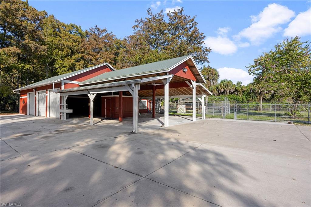 COLLIER WOODS - Residential