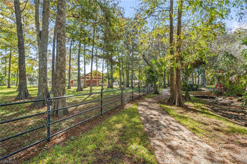 COLLIER WOODS - Residential